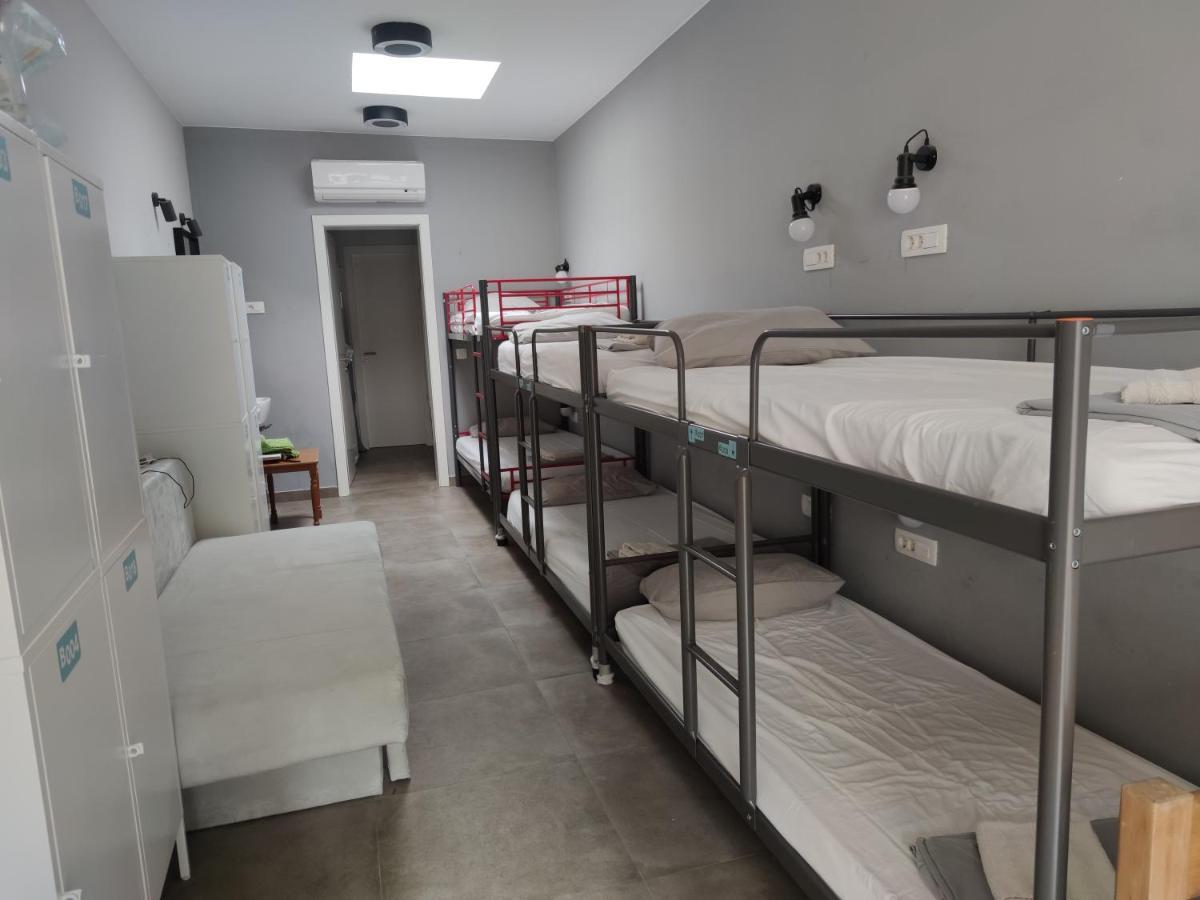 Subtub Hostel Makarska Bagian luar foto